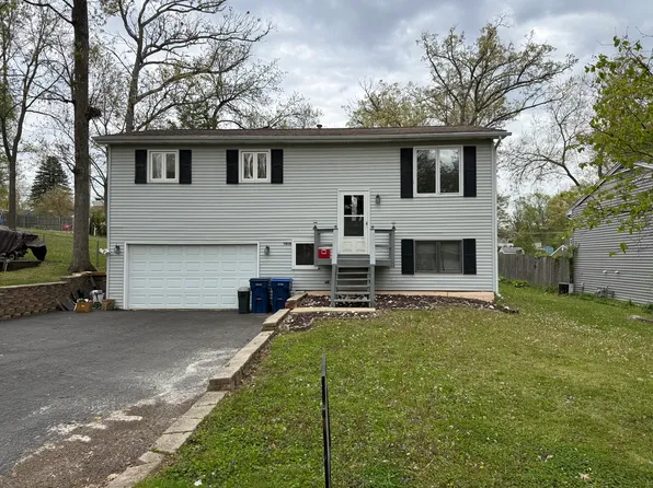 8910 Memory Trl, Wonder Lake, IL 60097