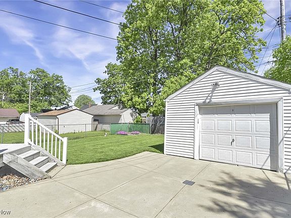 3rd image of 8204 Southington Dr