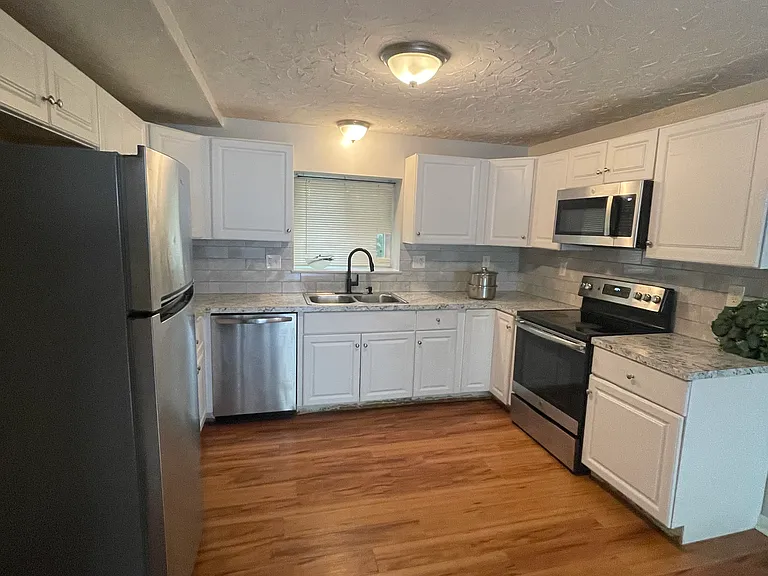 5455 N Main St #18B — Photo 4