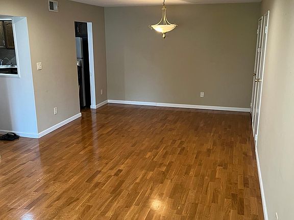 3rd image of 85 Palo Alto Dr