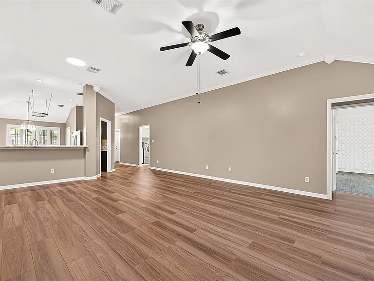 4818 Lake Catherine Ct — Photo 12