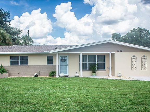 3rd image of 1242 Sabal Gardens Dr