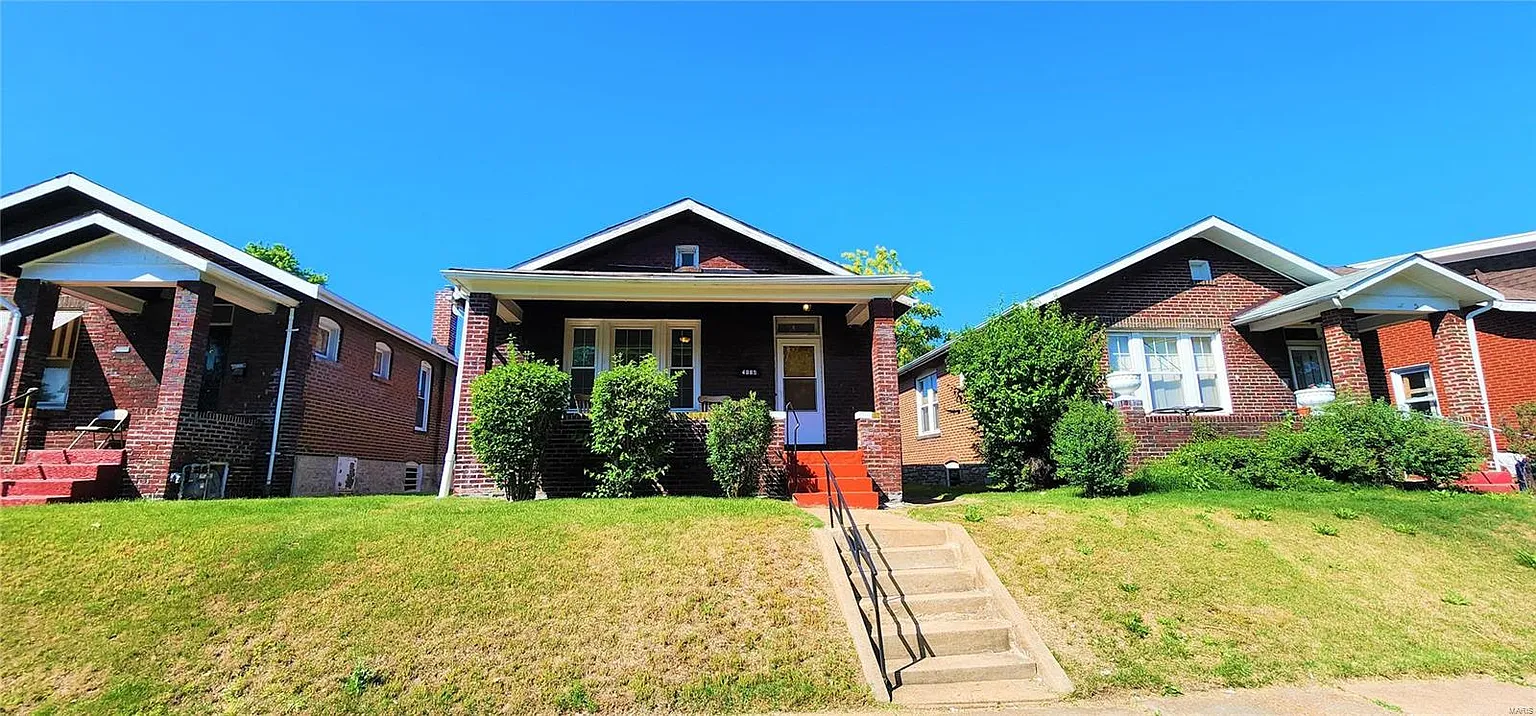 4885 Lee Ave photo 1