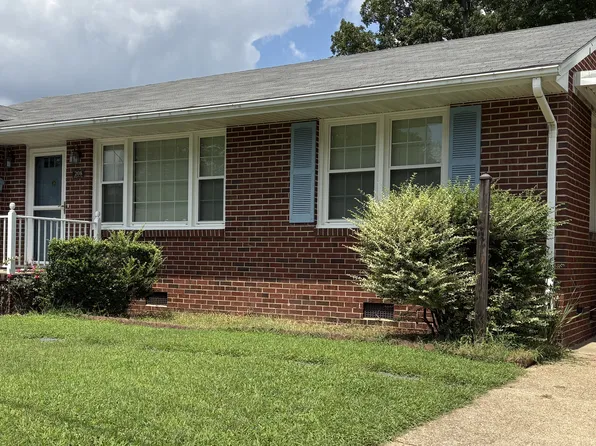 208 Hargrave Ave, Colonial Heights, VA 23834