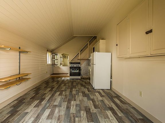 4th image of 1837D Main St #D