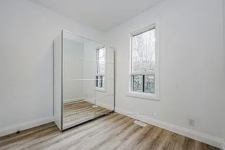 288 Markham St #UPPER 2ND FLOOR — Photo 7