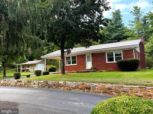 7 Circle Dr, Petersburg, WV 26847