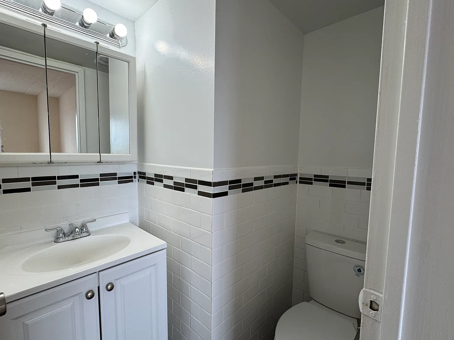 1 bed, 750 sqft, $2,400 — Photo 4