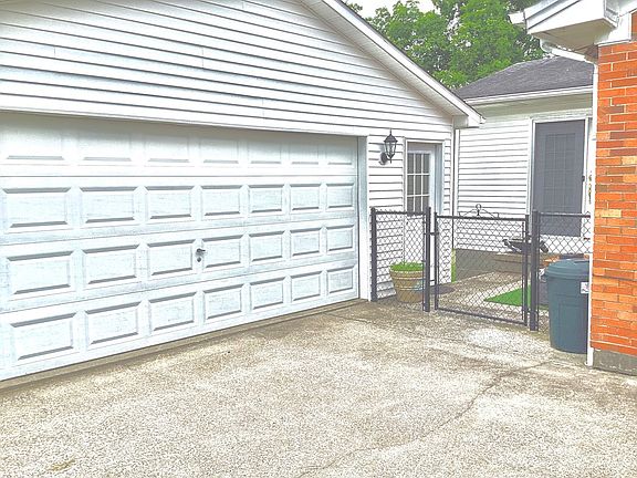 5th image of 120 Crest Ave