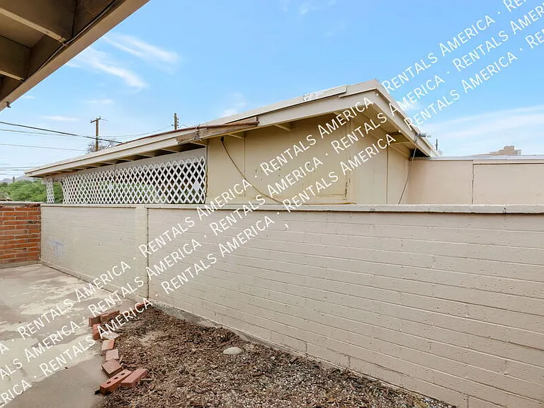404 E Yavapai Rd — Photo 15