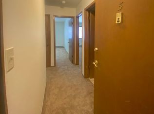 145 North Ave APT 5, Hartland, WI 53029