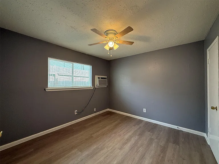 8010 Roswell St #3 — Photo 8