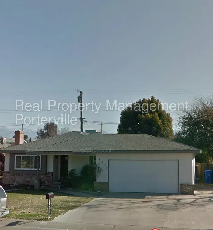 452 Mathew St photo 1
