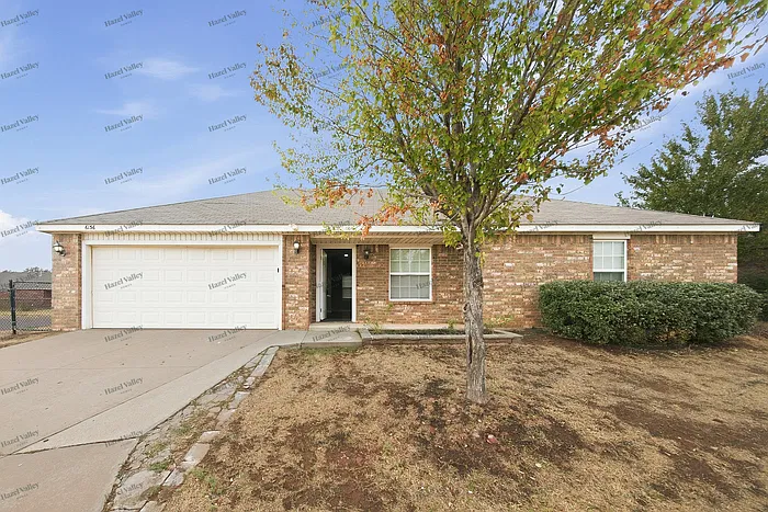3 bed, 2.0 bath, 1095 sqft, $1,395 — Photo 1