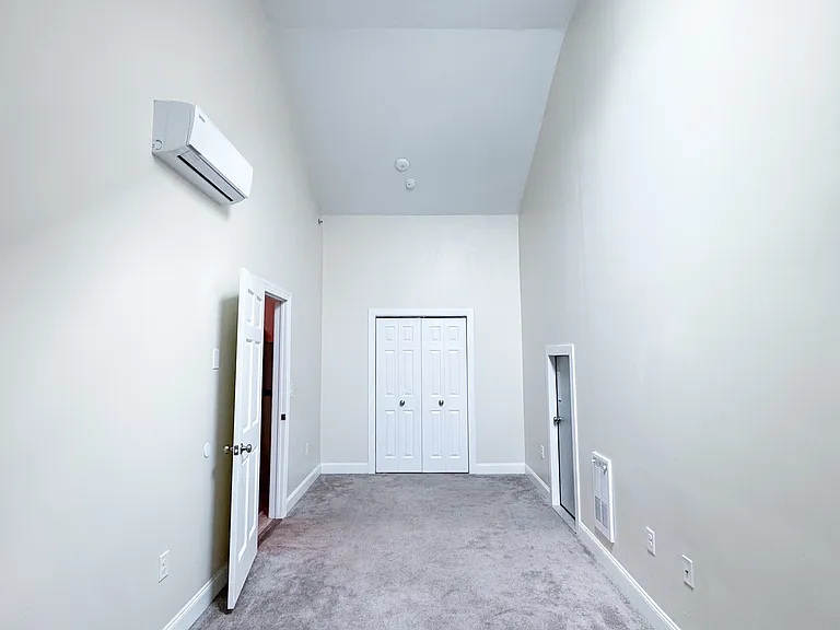 51 S Poplar St #301 — Photo 13