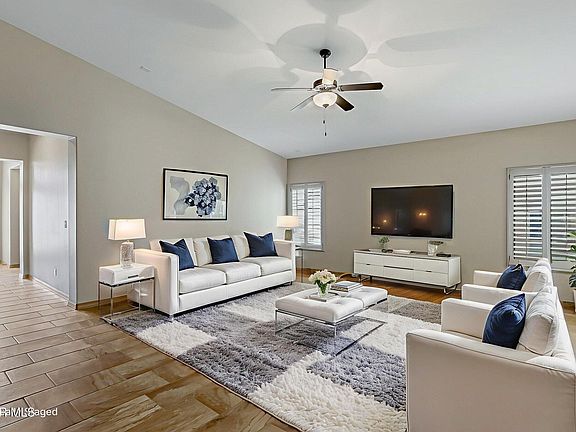2nd image of 465 Prime Desert Dr