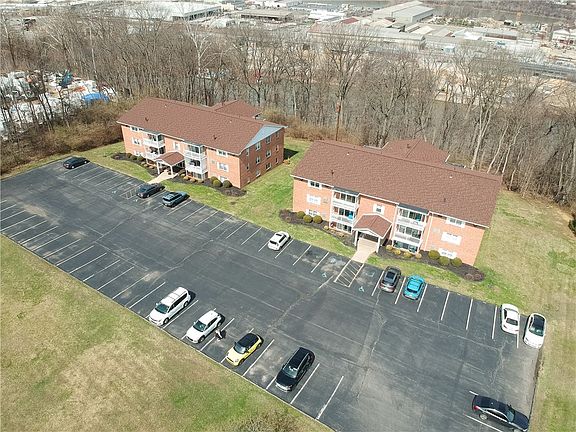 3rd image of 220 Coraopolis Rd #10