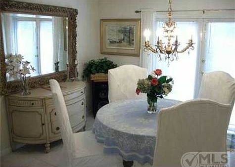 3rd image of 114 SE 7th Ave APT 4