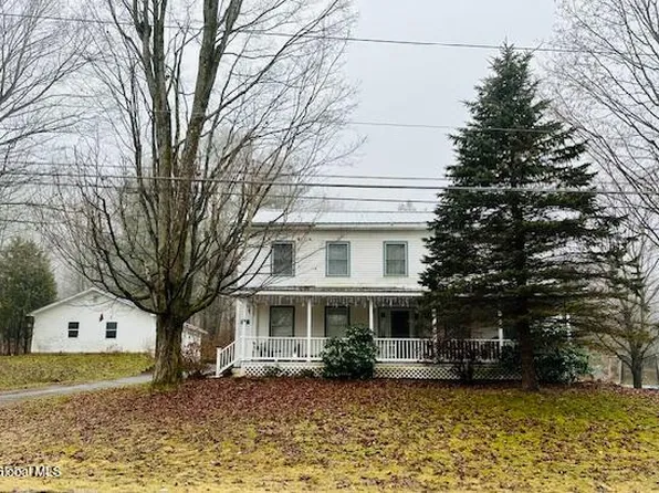 2415 S Moriah Road, Moriah, NY 12960