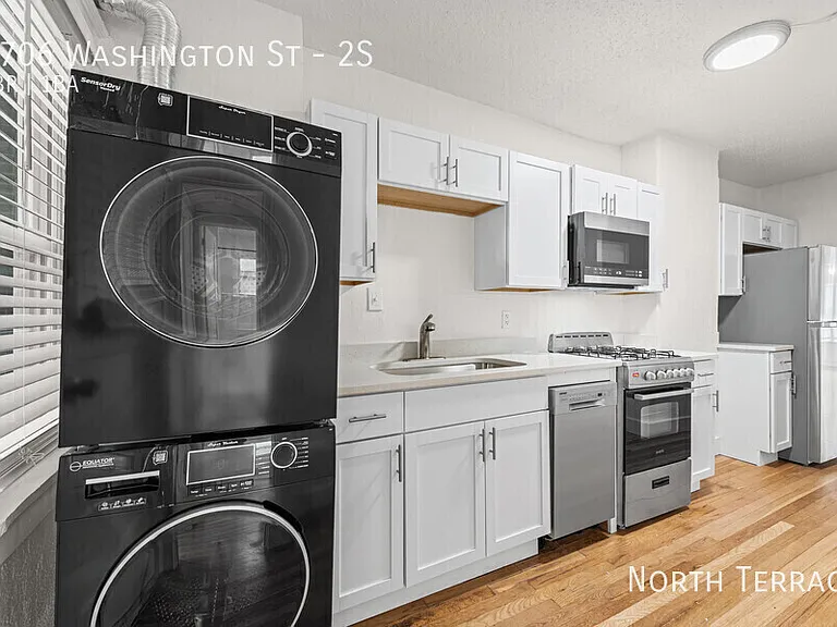3706 Washington St #2S — Photo 1