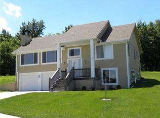 812 N Maple Ct, Lone Jack, MO 64070