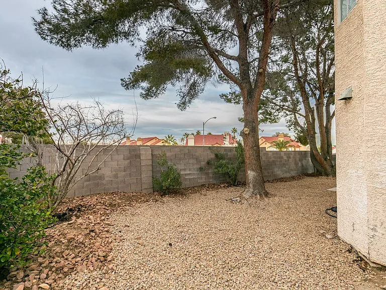 1738 Toltec Cir — Photo 46
