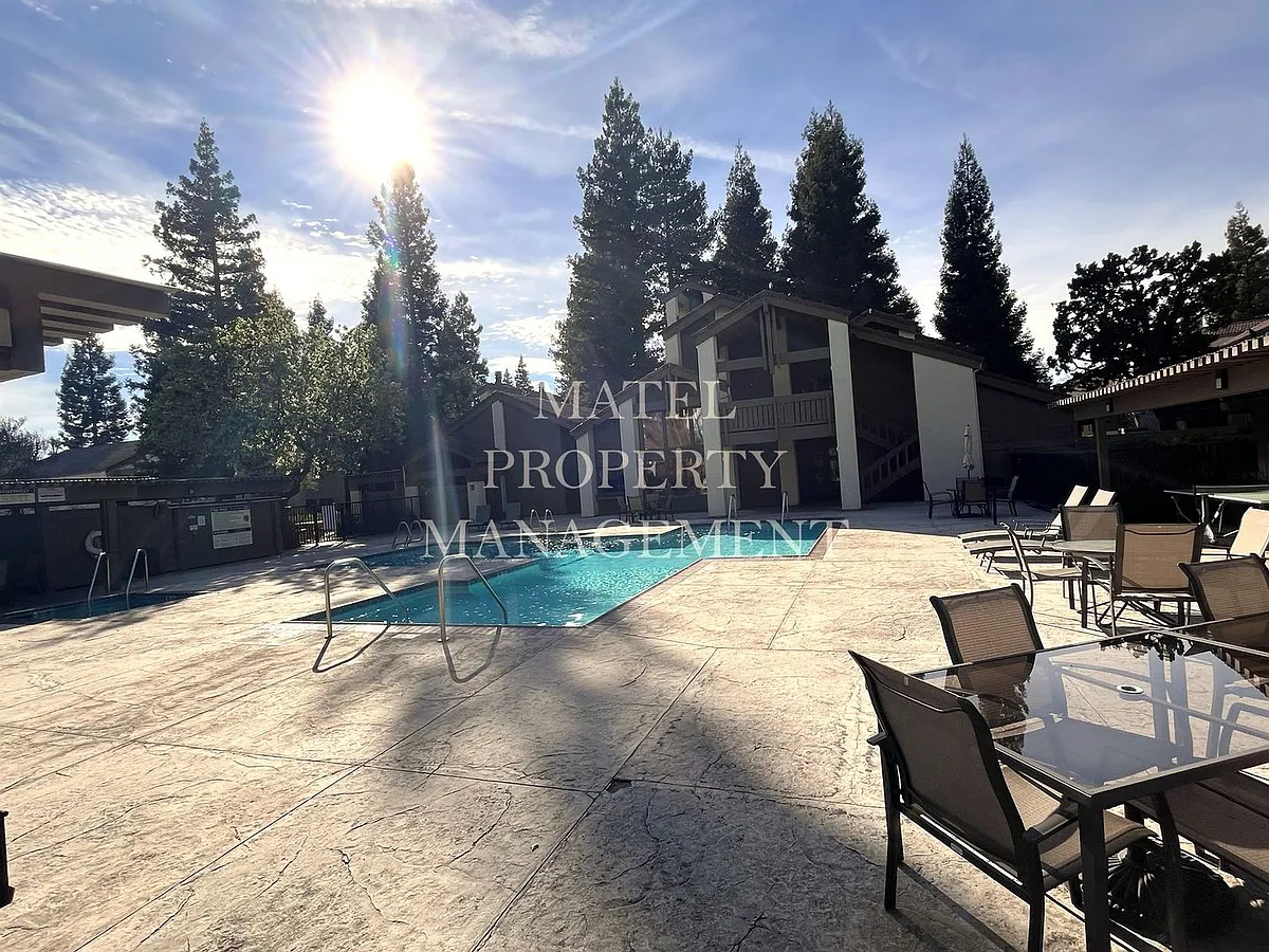 Building Photo - 3701 Colonial Dr #168