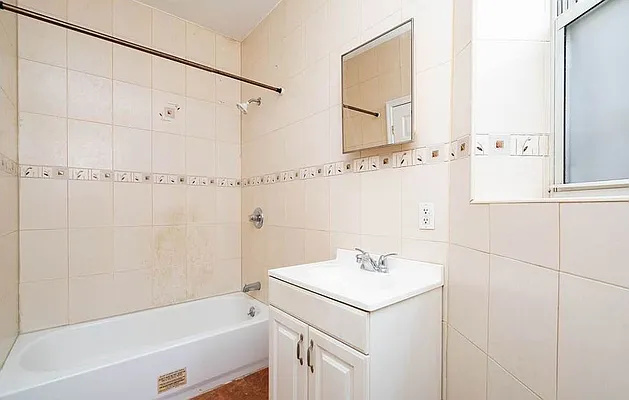 Rented by Skyhigh Realty NYC LLC | media 2