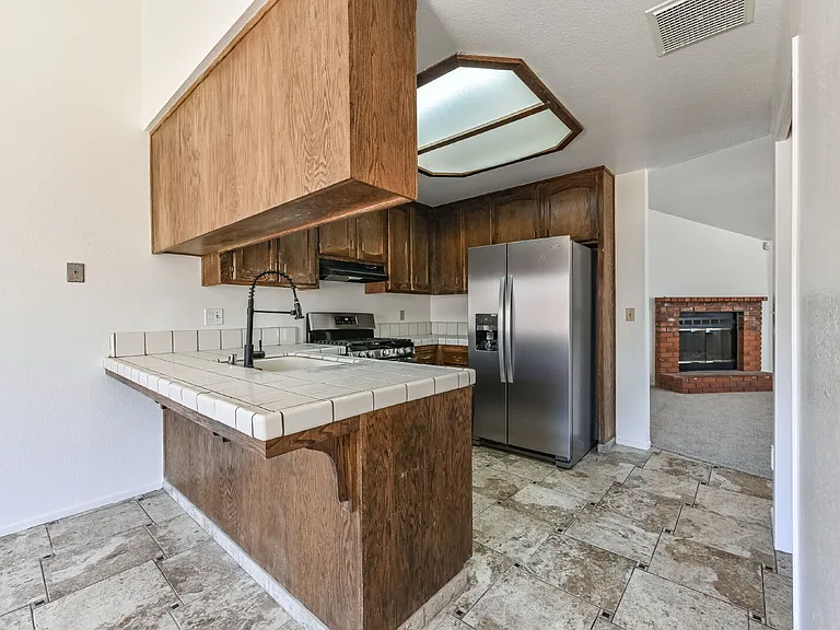 315 Reese St — Photo 4