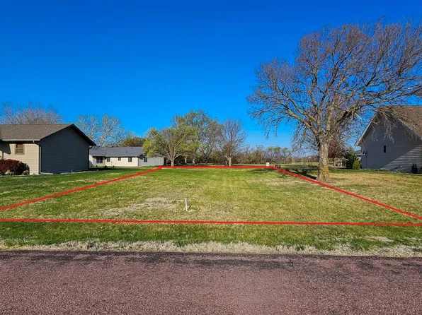 418 Park Ave, Pickstown, SD 57367