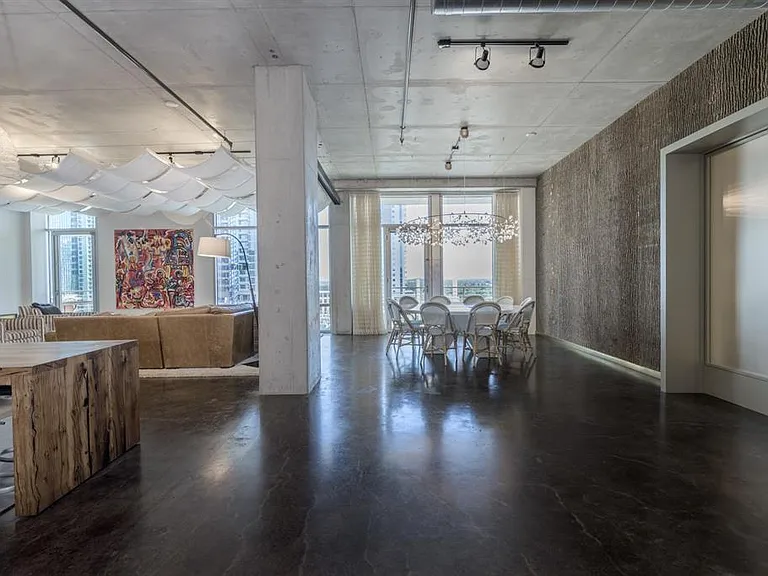 800 W 5th St #1007 — Photo 3