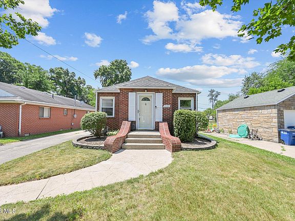 3rd image of 5107 Newhart Cir
