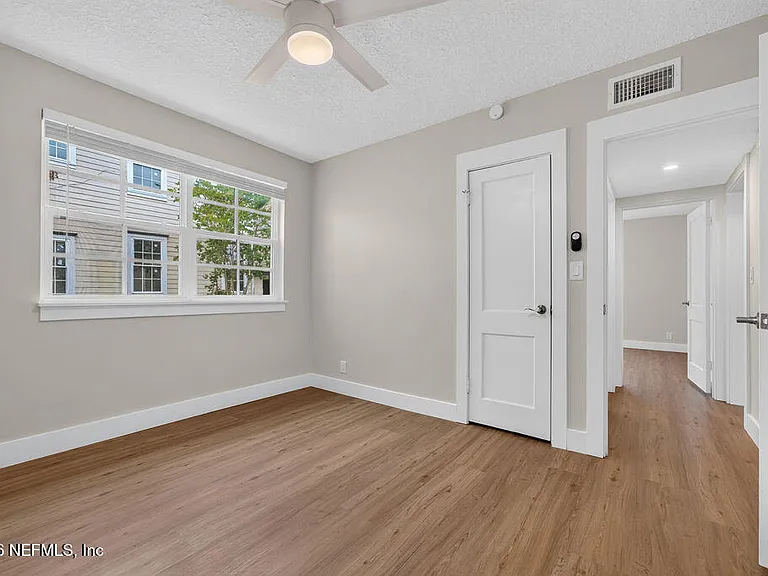 2247 Riverside Ave #3 — Photo 17
