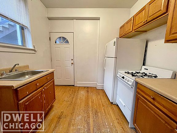 5th image of 1029 W North Shore Ave #1033-3W