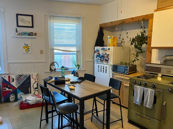 32 Charter St APT 4, Boston, MA 02113