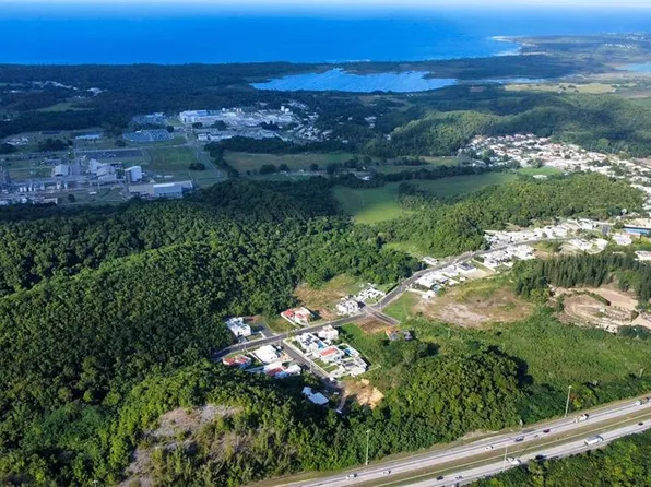 686 Urb Reparto Rosello #67, Manati, PR 00674