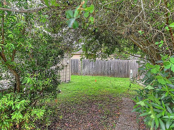 4th image of 2015 Ashgrove Dr