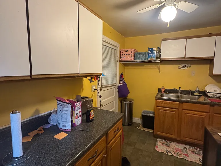 914 Oak St — Photo 2