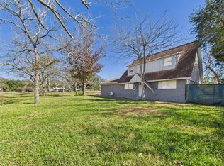 2804 Daisy St, Dickinson, TX 77539