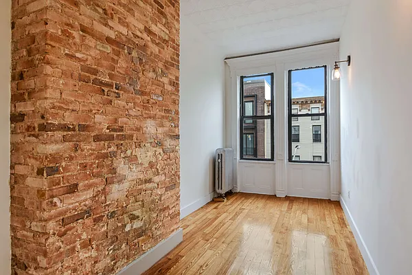 Rented by Real Team Brokerage | media 21