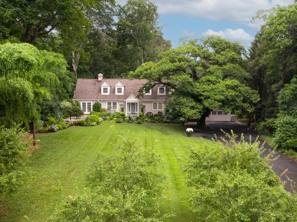 2 Hampton Lane, New Canaan, CT 06840