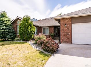 1354 Tractor Loop, East Wenatchee, WA 98802