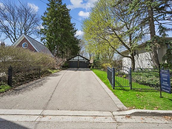 2nd image of 4 Walford Rd