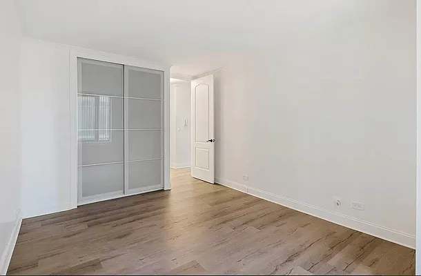 Rented by New York Casas Ltd. | media 26