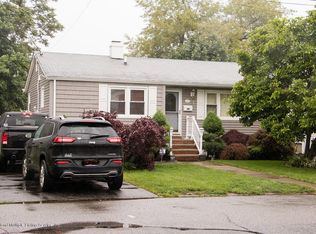 415 Delaware Ave, Staten Island, NY 10305