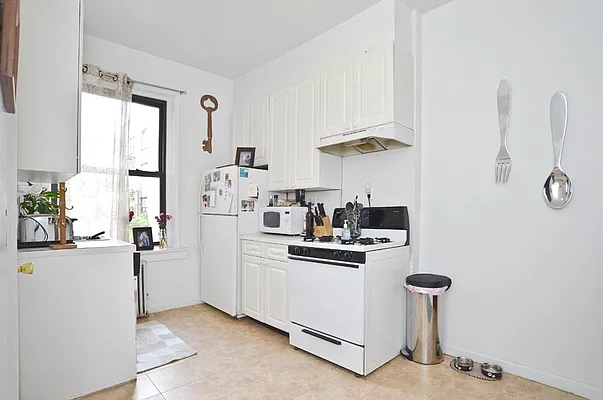 Rented by RPNY | media 12