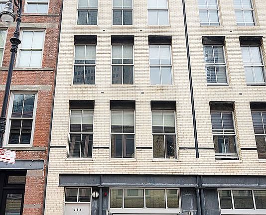 2nd image of 136 Beekman St Unit Townhouse
