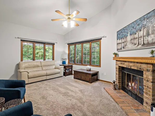 3579 Blue Jay Way APT 201, Eagan, MN 55123