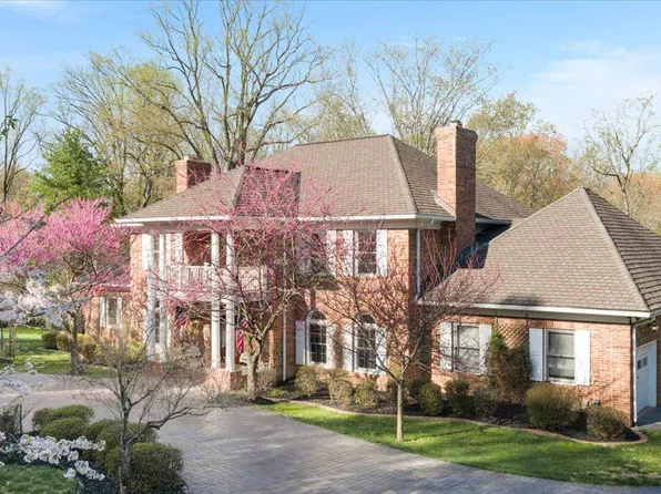 532 Walker Rd, Great Falls, VA 22066