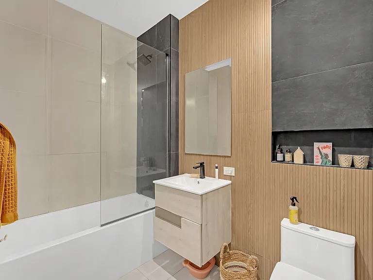 141 Frost St #4D — Photo 9